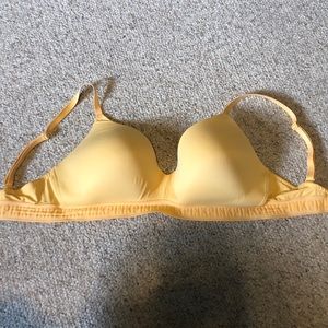 Victoria’s Secret yellow lightly lined wear everywhere wireless lounge bra 36DD